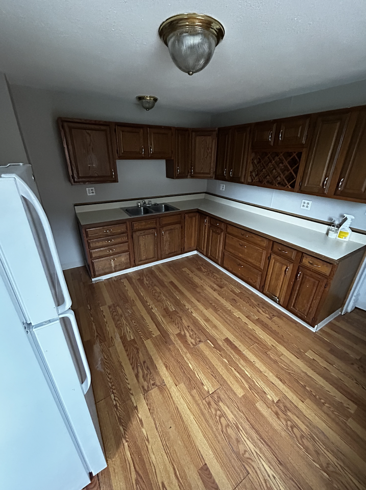 917 West Cross Street #1 - Photo 2 of 7