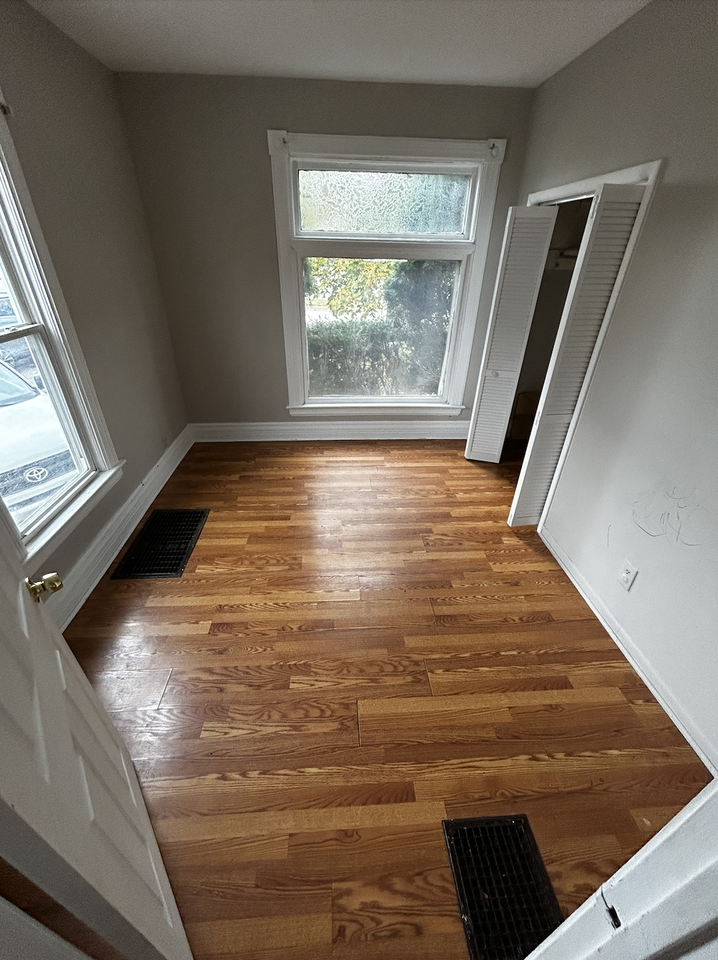 917 West Cross Street #1 - Photo 6 of 7