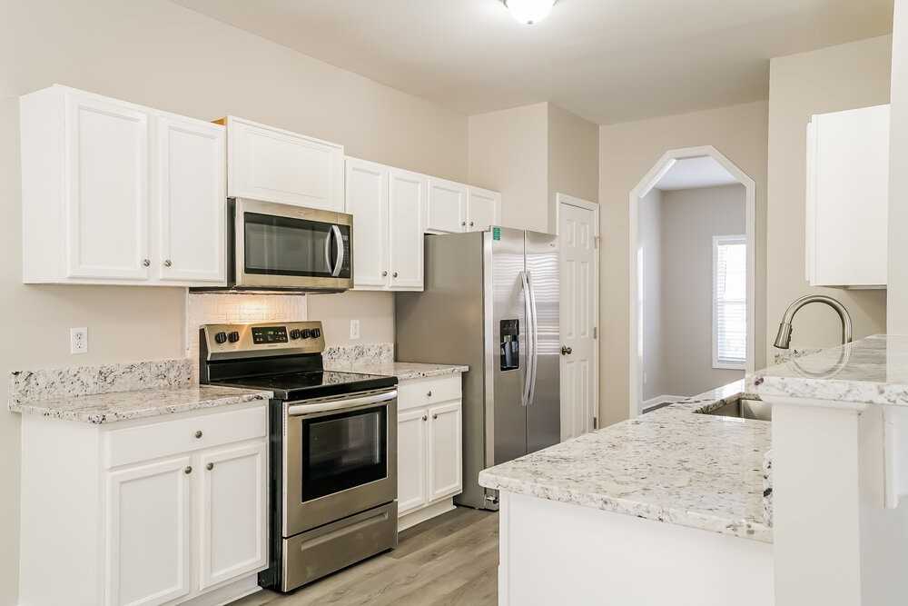 8039 Marsh Hollow Dr - Photo 7 of 17
