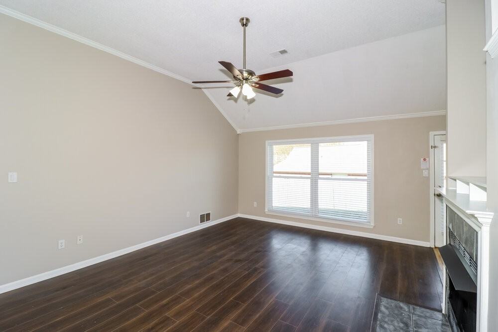 7658 Shadow Hills Dr - Photo 5 of 16