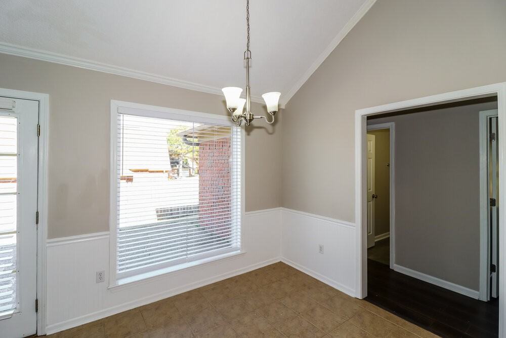 7658 Shadow Hills Dr - Photo 6 of 16