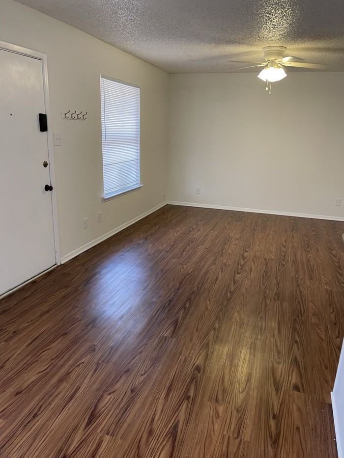 3208 Matthews Dr - Photo 5 of 19