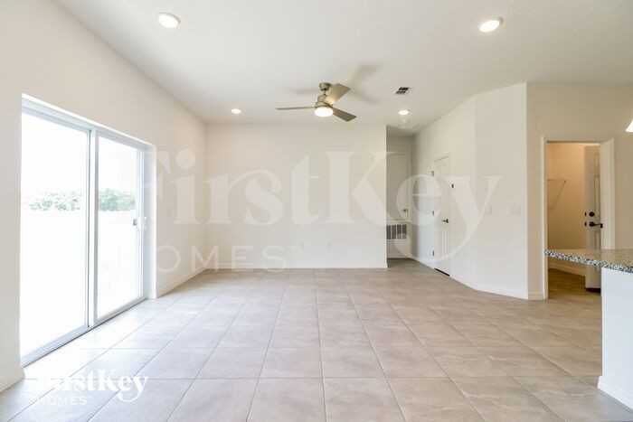 230 Windsor Reserve Drive - Photo 3 of 16