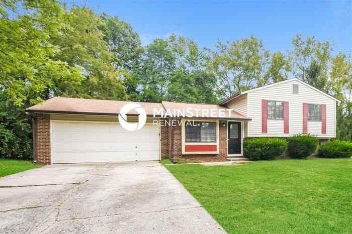 6523 Woodmere Circle - Photo 2 of 18