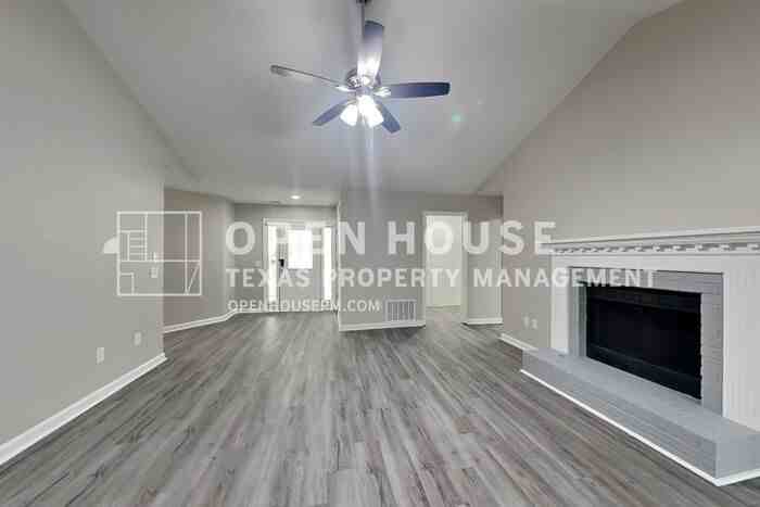 1621 Omie Way - Photo 6 of 22