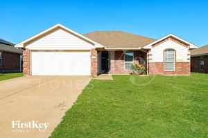 featured image of 1821 Ridgecrest Dr