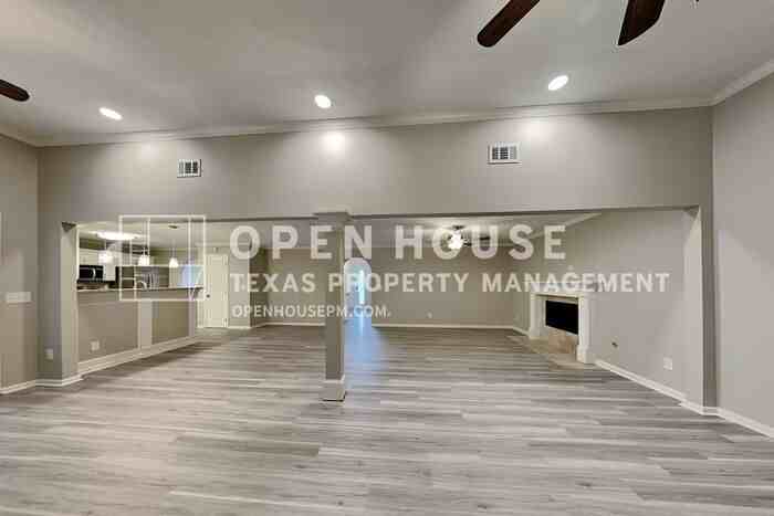 4305 Waters Way - Photo 6 of 22