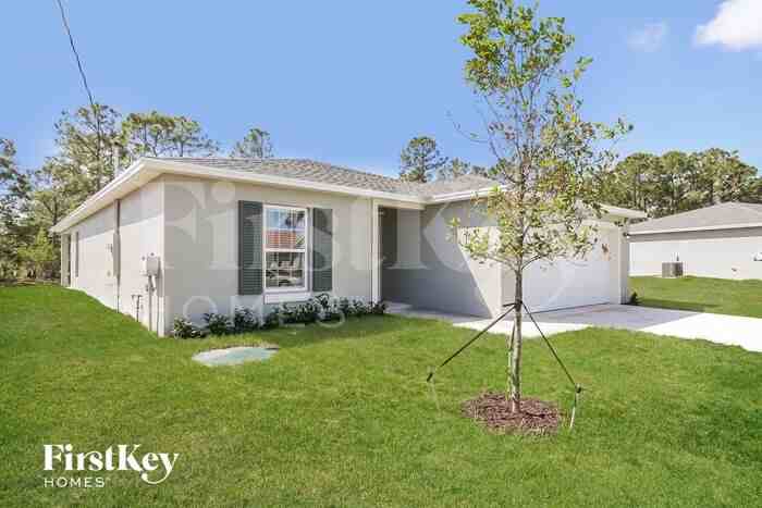 2114 Southwest Biella Avenue - Photo 2 of 15