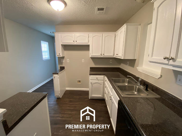 7449 Dunbarton Dr - Photo 4 of 14