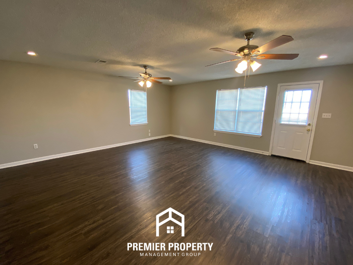 7449 Dunbarton Dr - Photo 5 of 14