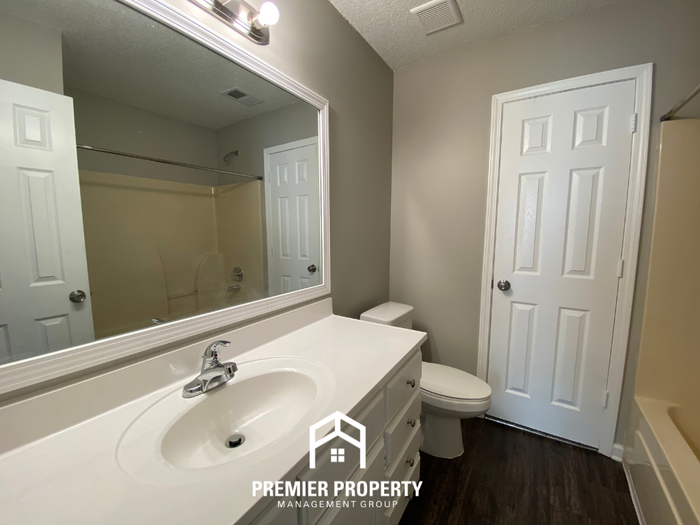 7449 Dunbarton Dr - Photo 6 of 14