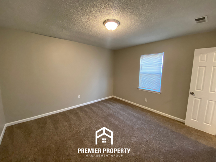 7449 Dunbarton Dr - Photo 7 of 14