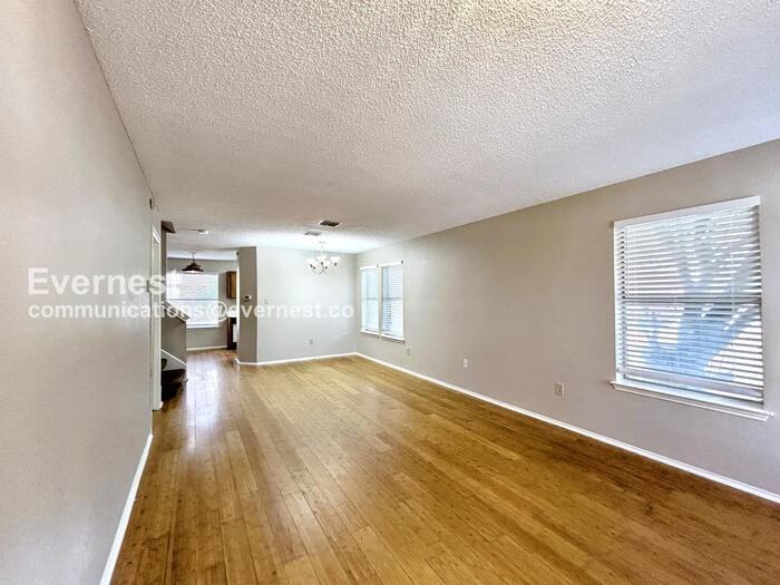 13923 Conner Downs Dr - Photo 4 of 16