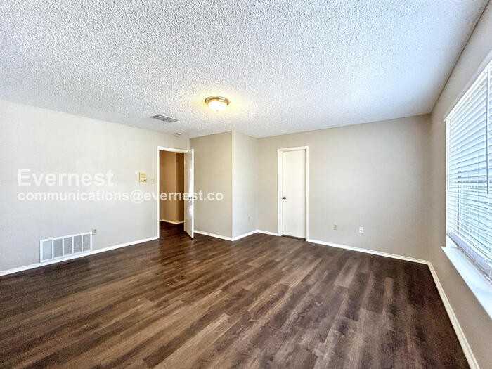 13923 Conner Downs Dr - Photo 7 of 16