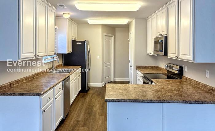 15972 Trey Hughes Dr - Photo 3 of 31