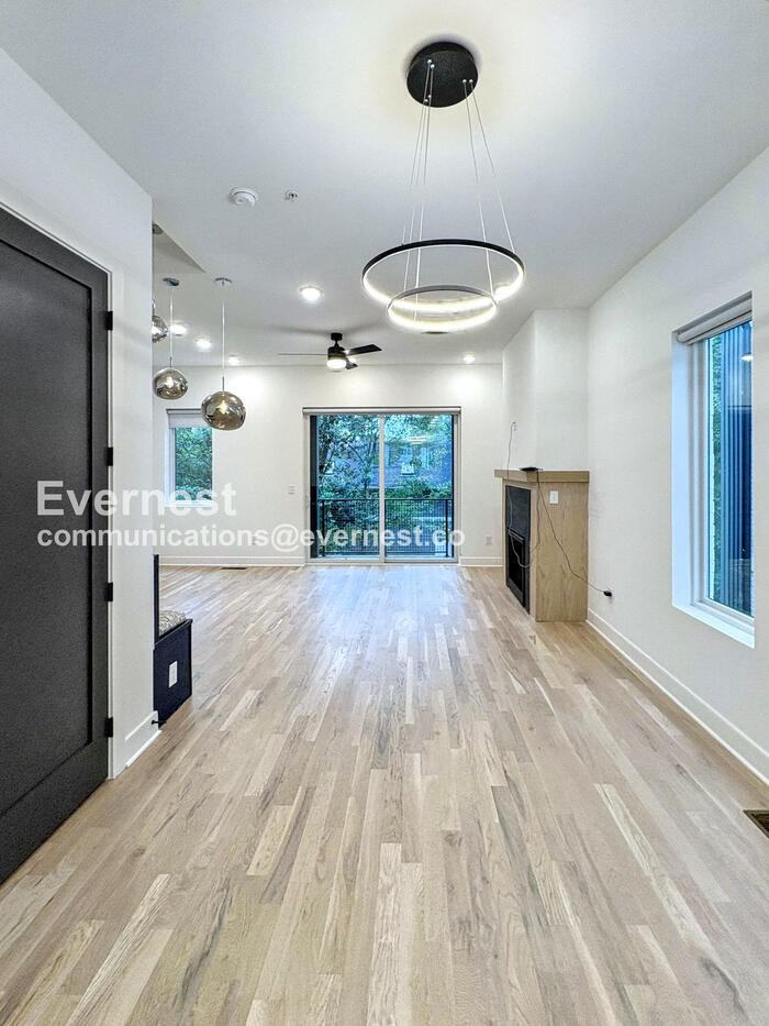 2347 Hosea L Williams Drive Southeast #17 - Photo 4 of 33