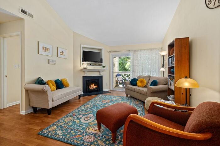 1003 Kingswood Dr #N - Photo 4 of 23