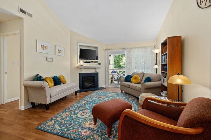 1003 Kingswood Dr #N - Photo 5 of 23