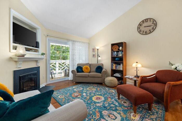 1003 Kingswood Dr #N - Photo 7 of 23