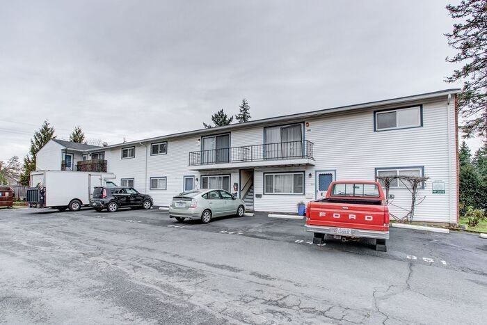 817 Northeast 55th Avenue - Photo 3 of 30