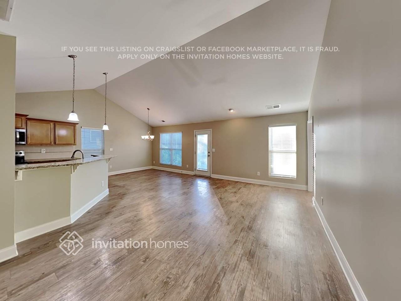 4731 Sweetwater Dr - Photo 3 of 18