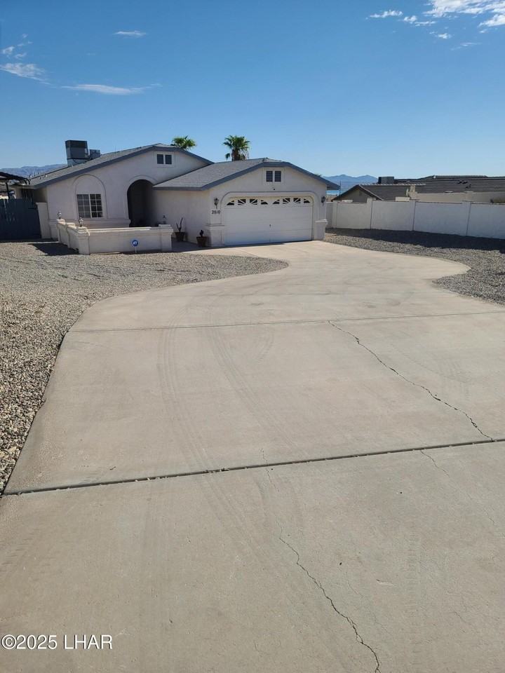 2010 Bombay Dr - Photo 5 of 50