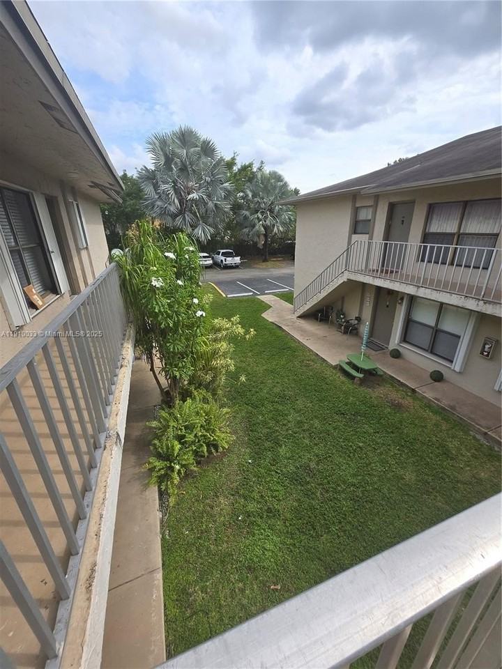 15342 Sunset Dr #17-22 - Photo 4 of 18