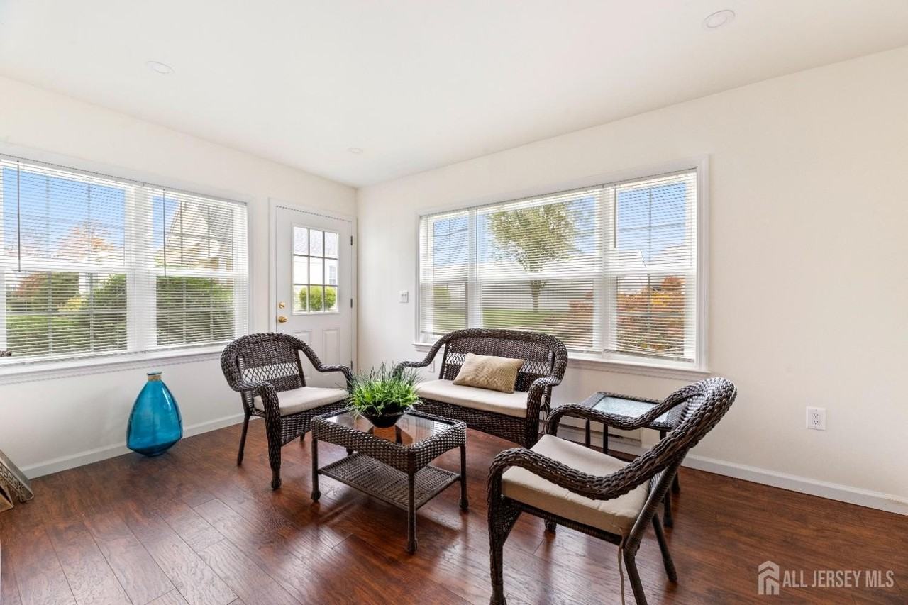 177 Rossmoor Dr #B - Photo 4 of 17