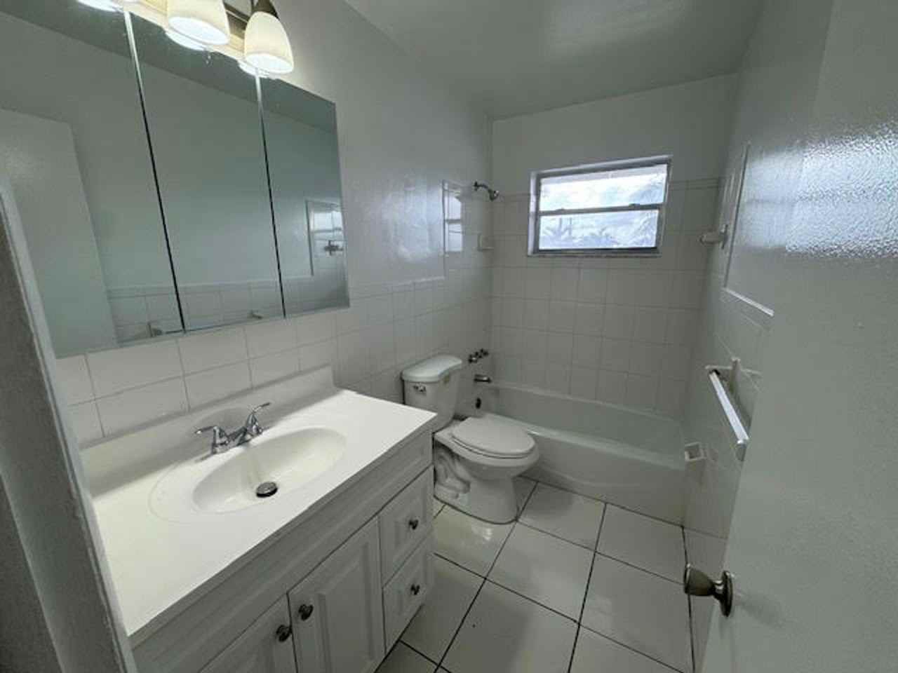 3700 Polk St Hollywood, FL 33021 - Photo 5 of 5