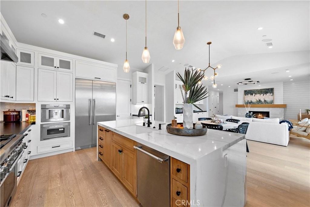 2507 Alta Vista Dr - Photo 5 of 40