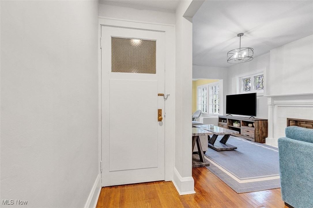 2257 Grandview Ave Apt 3 #3 - Photo 4 of 21