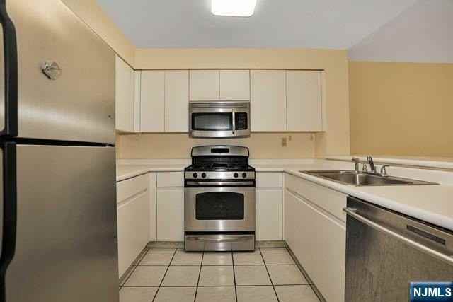 403 Nelson Ct - Photo 6 of 18