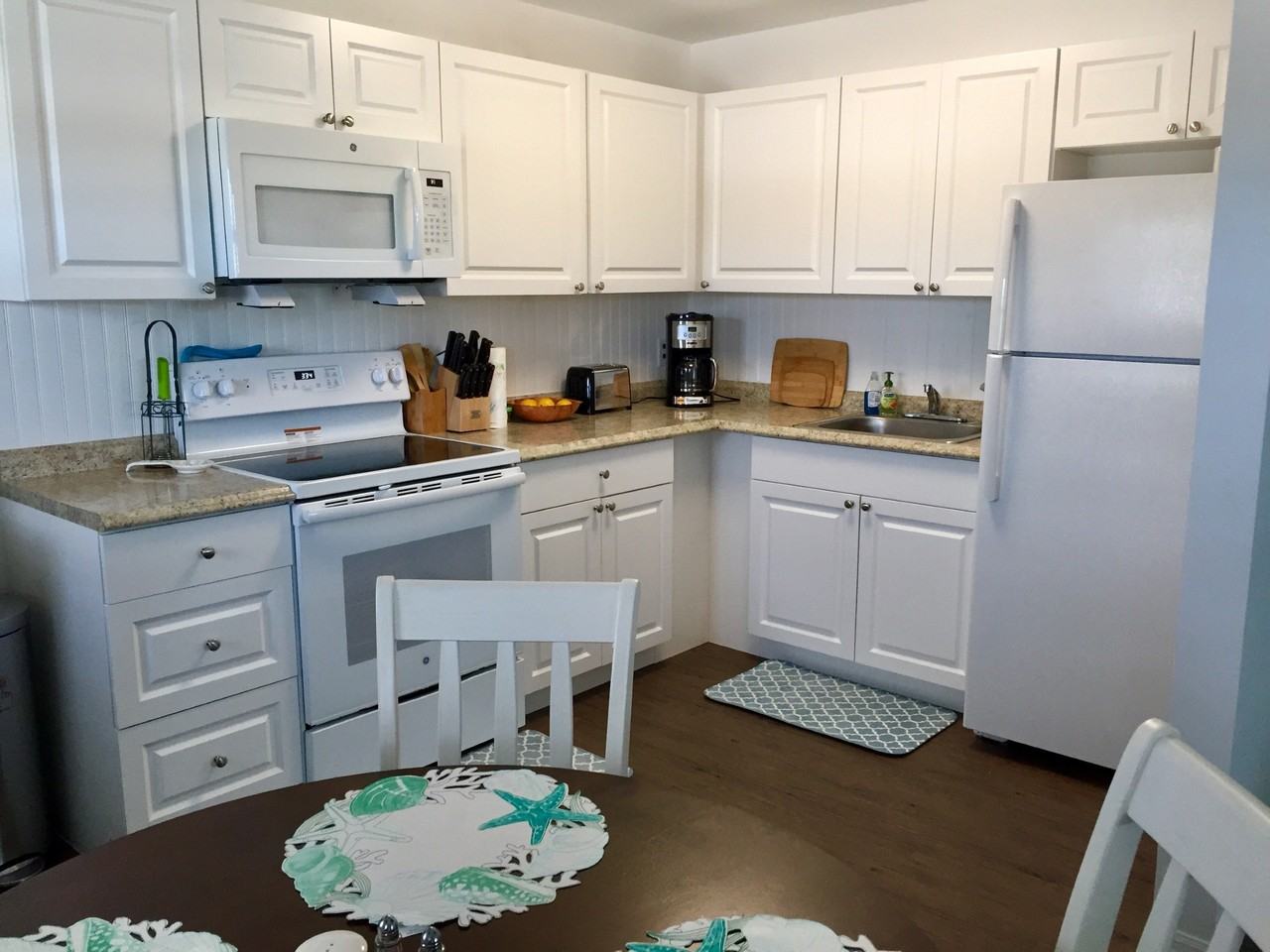 444 Norwich Lane #201 - Photo 4 of 19