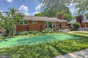 featured image of 10213 Duvawn Pl
