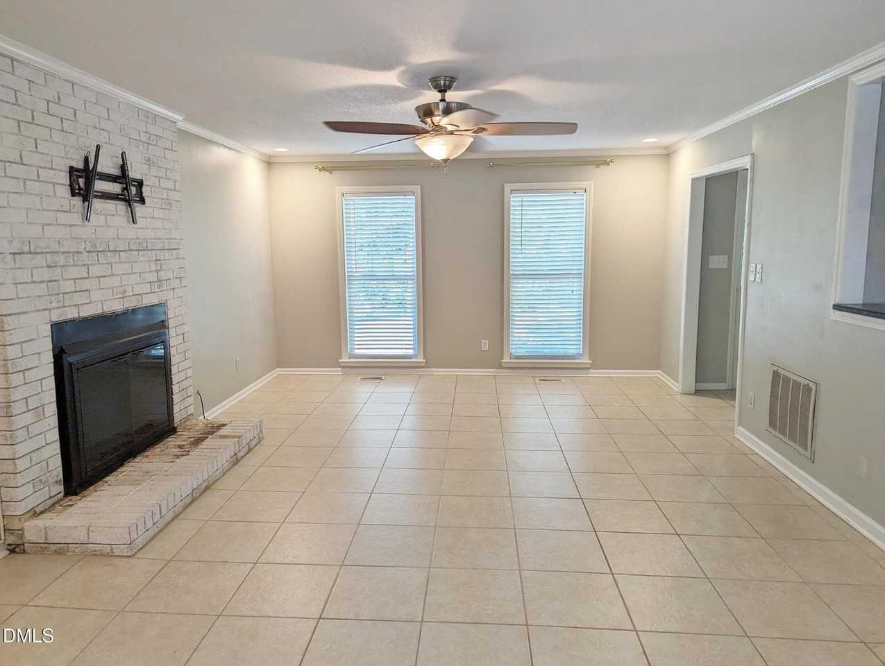 7416 Ray Rd - Photo 2 of 12