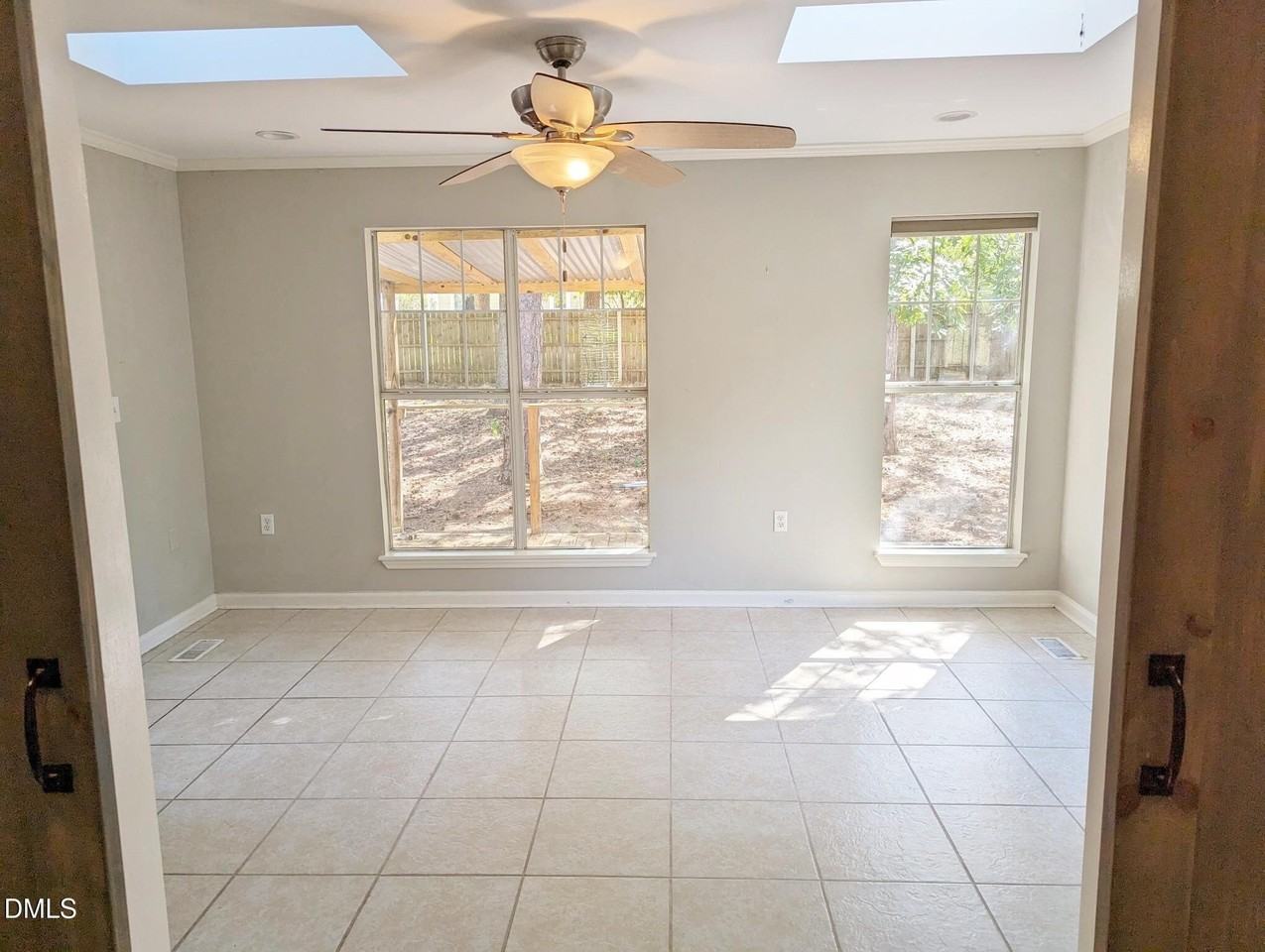 7416 Ray Rd - Photo 3 of 12