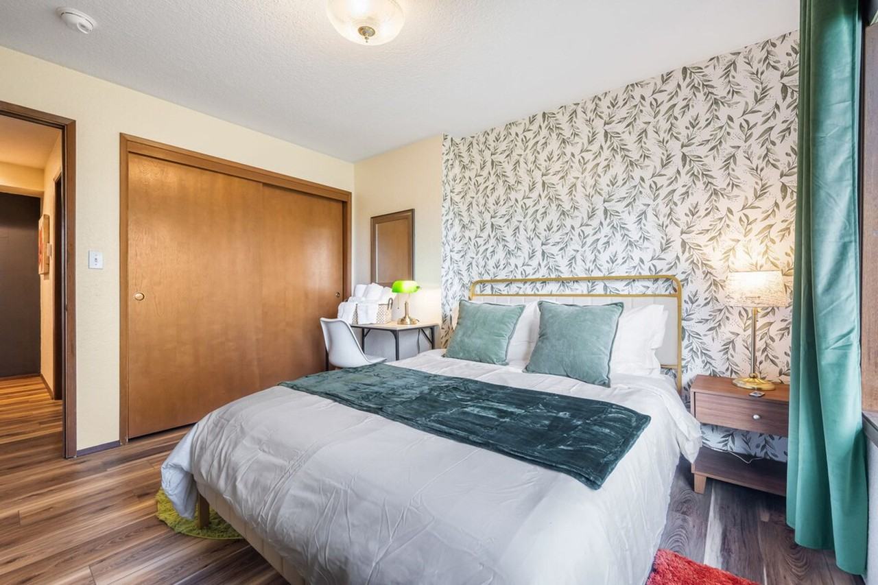 5504 Ne 190th St #1035870P - Photo 4 of 50