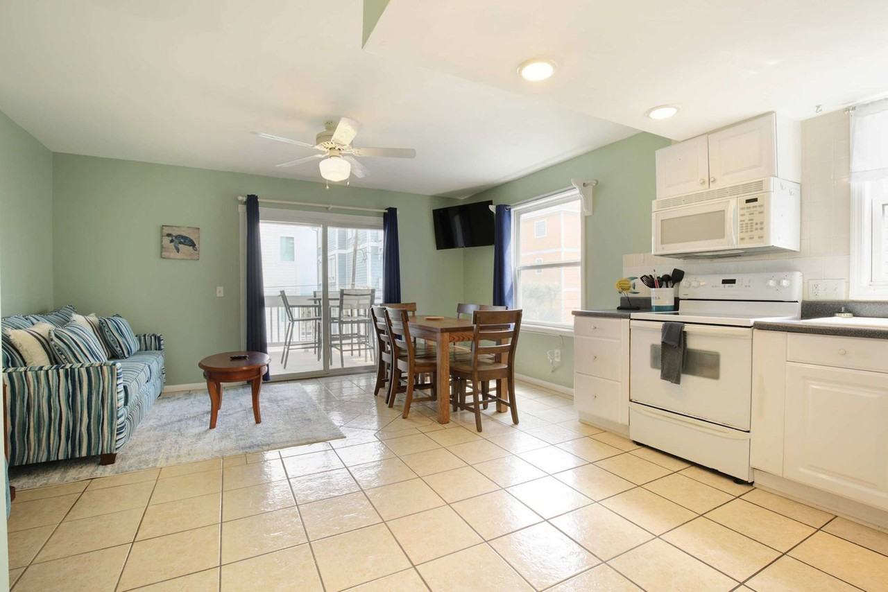 608 Carolina Beach Ave S #1302656P - Photo 4 of 29