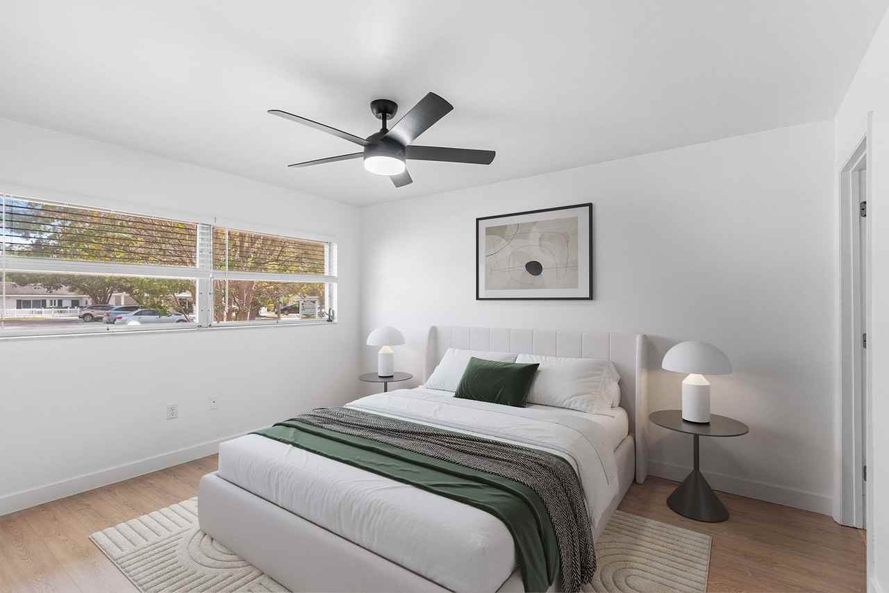 555 62nd St S - Photo 5 of 12