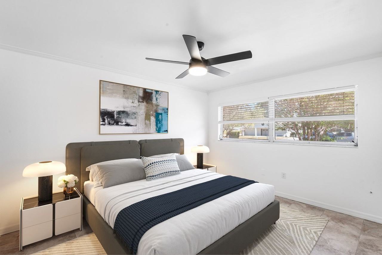 555 62nd St S - Photo 6 of 11