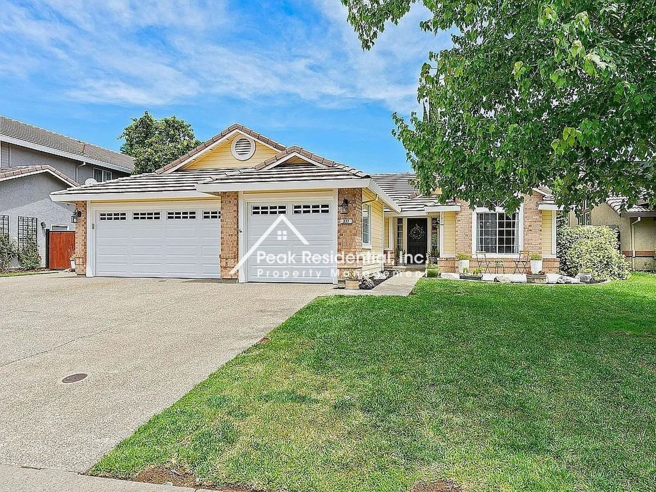 332 Prewett Dr - Photo 2 of 40