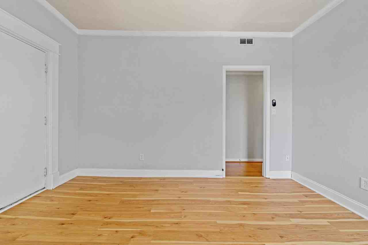 402 W 31st St #5F - Photo 3 of 49