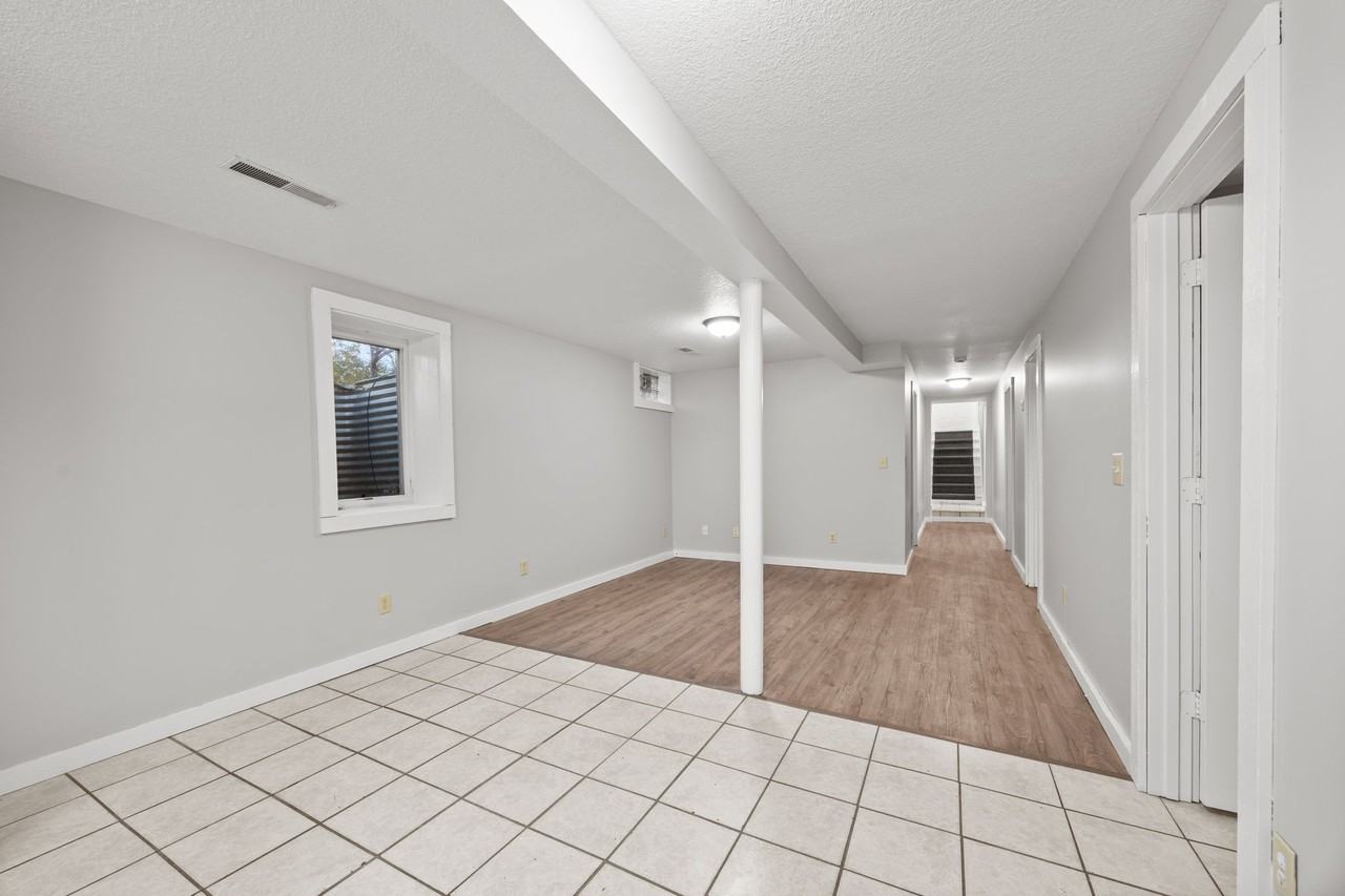 301 East 4th Street - Photo 5 of 16