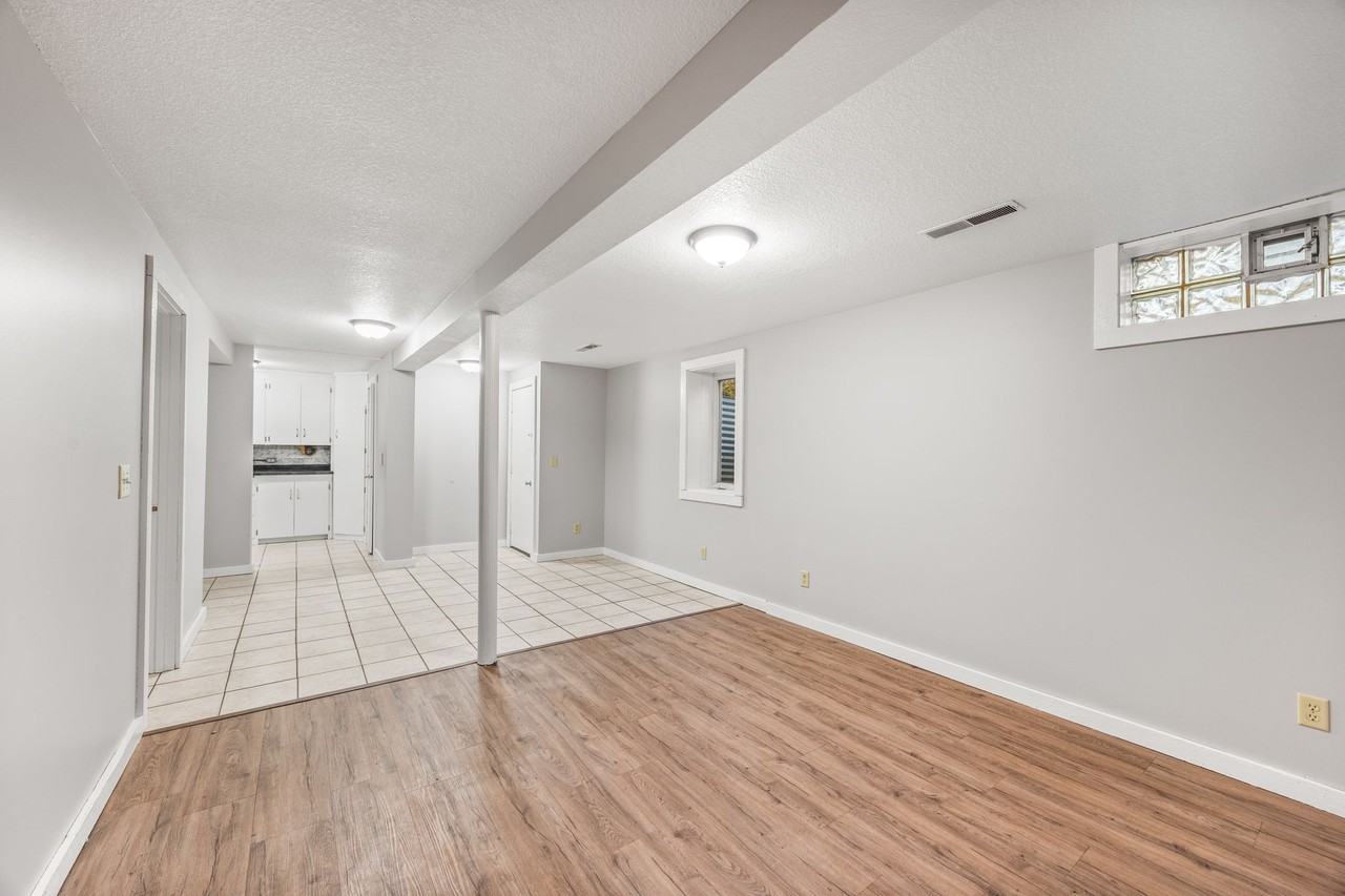 301 East 4th Street - Photo 6 of 16