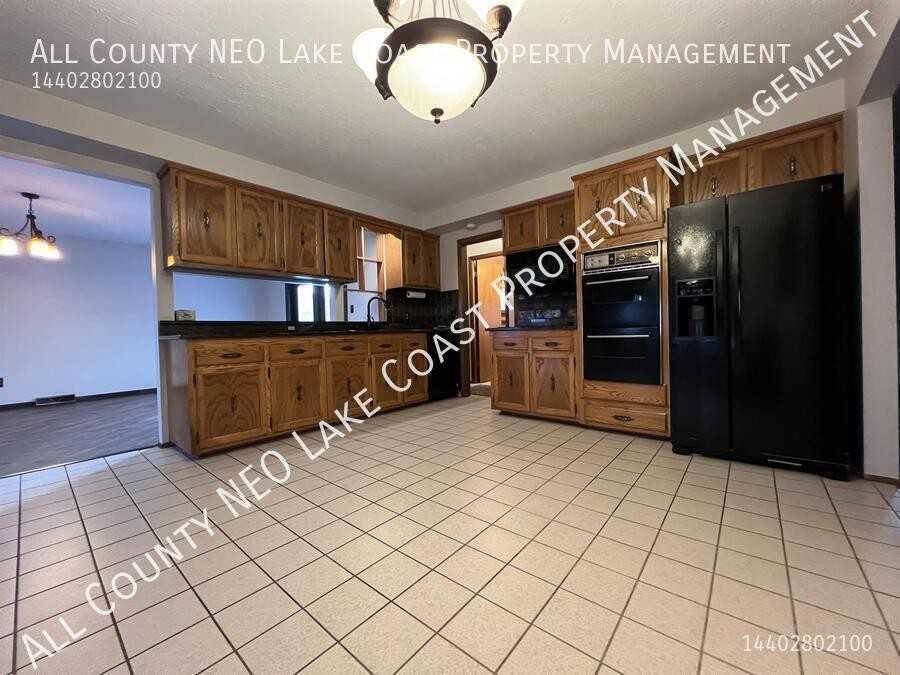 9953 Shady Ln - Photo 3 of 13