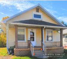 featured image of 1220 E Oak St