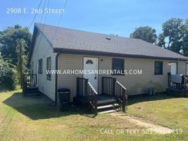 featured image of 2908 E 2nd St