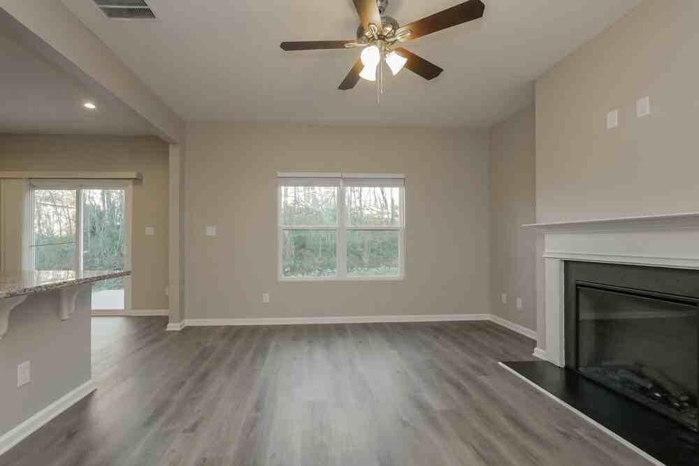 100 Fairview Dr - Photo 4 of 17