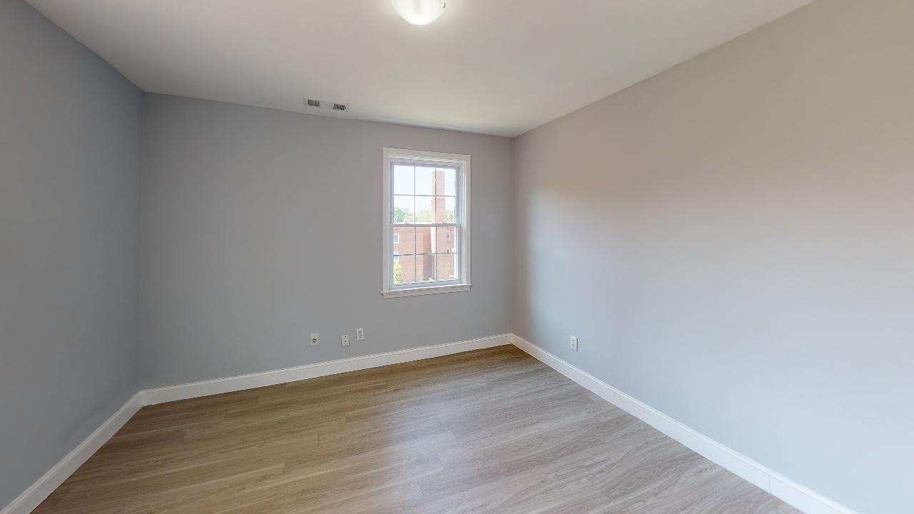 3811 V St Se #201 - Photo 4 of 9