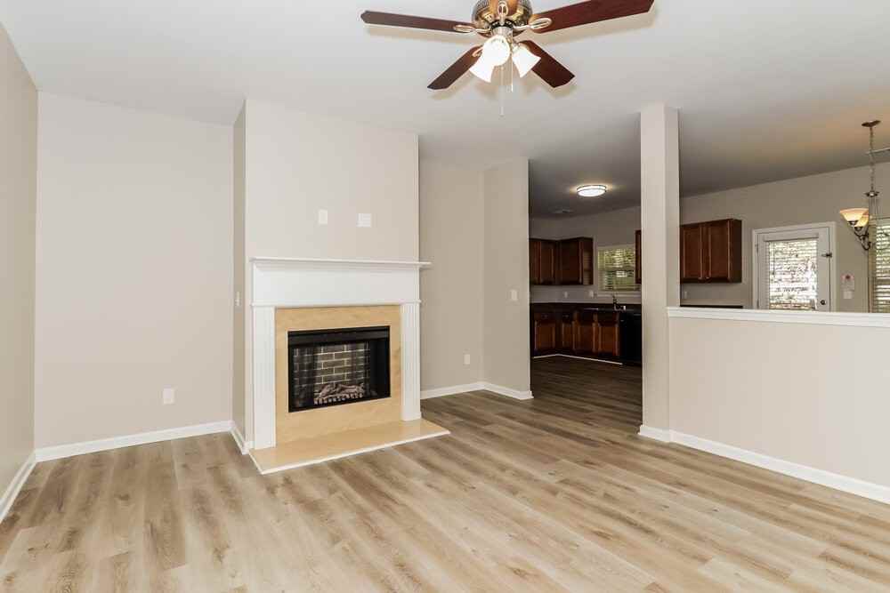 262 Stillwood Dr - Photo 4 of 17